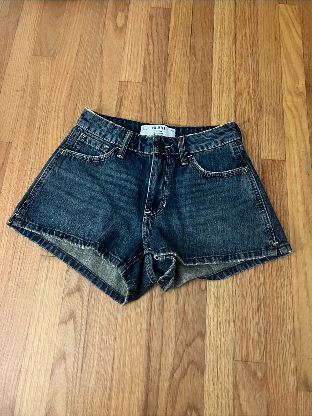 Hollister Vintage-Inspired Dark Blue Denim Shorts